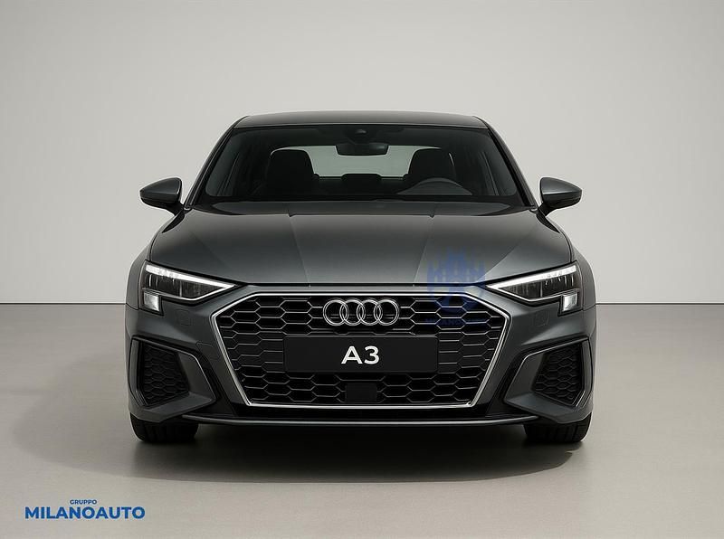 Usata Audi A3 Ambiente 116 CV (85 kW) 2025 Grigio Utilitaria