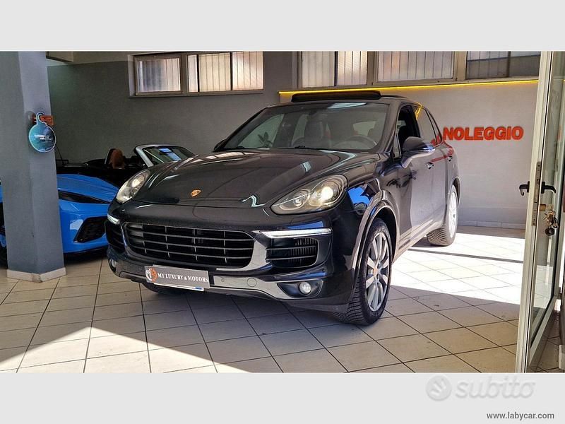 Usata Porsche Cayenne Platinum Edition 250 CV (183 kW) 2017 Nero SUV