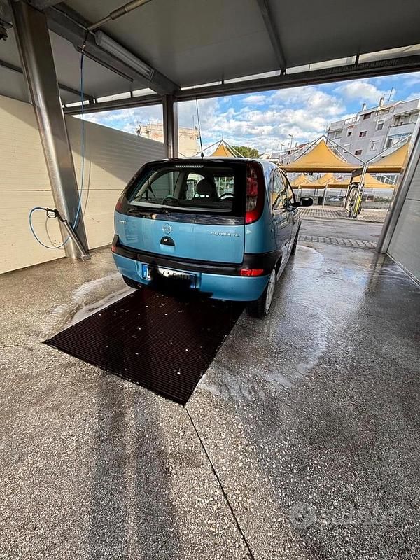 Usata Opel Corsa Sport 2004 Utilitaria
