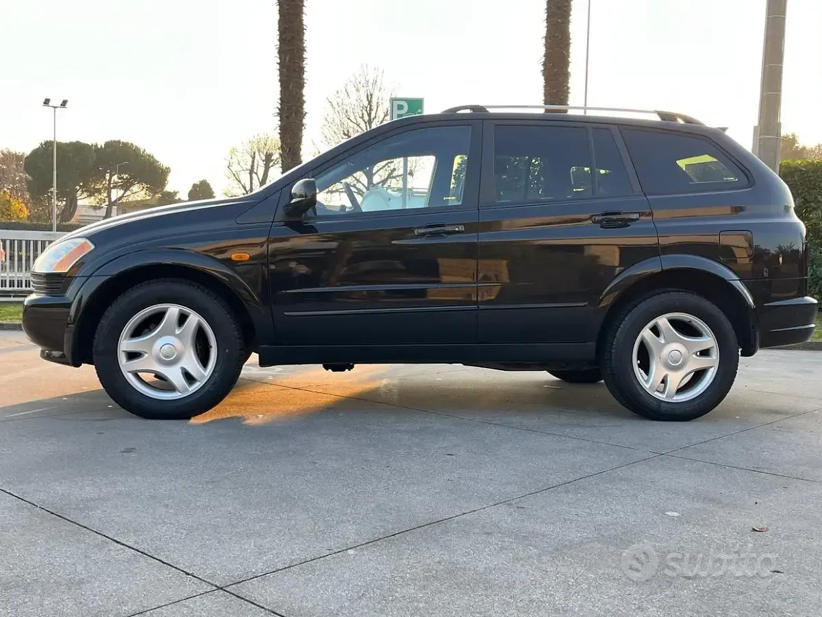 Usata SsangYong Kyron 141 CV (103 kW) 2008 Nero SUV