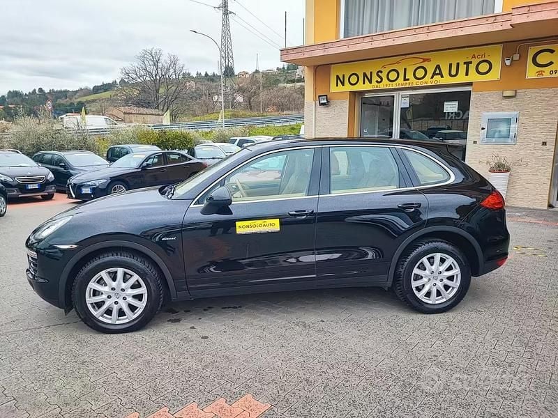 Usata Porsche Cayenne 2011 Nero SUV