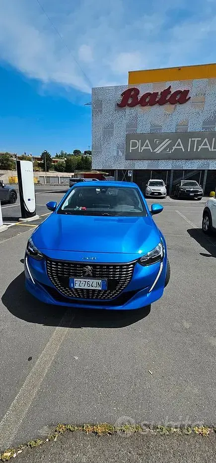 Usata Peugeot 208 102 CV (75 kW) 2020 Utilitaria