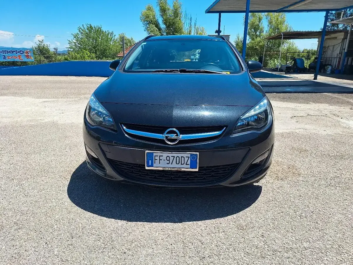 Usata Opel Astra 140 CV (102 kW) 2016 Nero Station wagon