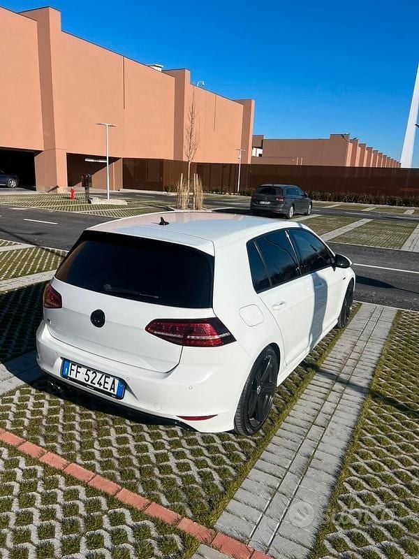 Usata VW Golf VII 150 CV (110 kW) 2016 Bianco Utilitaria
