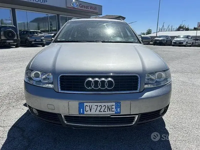 Usata Audi A4 131 CV (96 kW) 2002 Grigio Station wagon