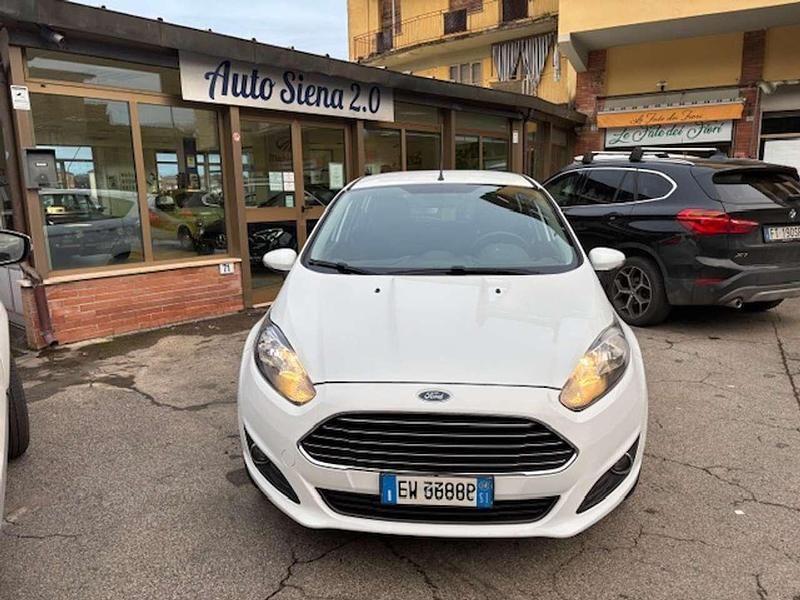 Usata Ford Fiesta Titanium 75 CV (55 kW) 2014 Bianco Berlina