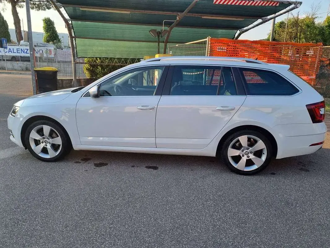 Usata Skoda Octavia G-TEC Style 131 CV (96 kW) 2020 Bianco Station wagon