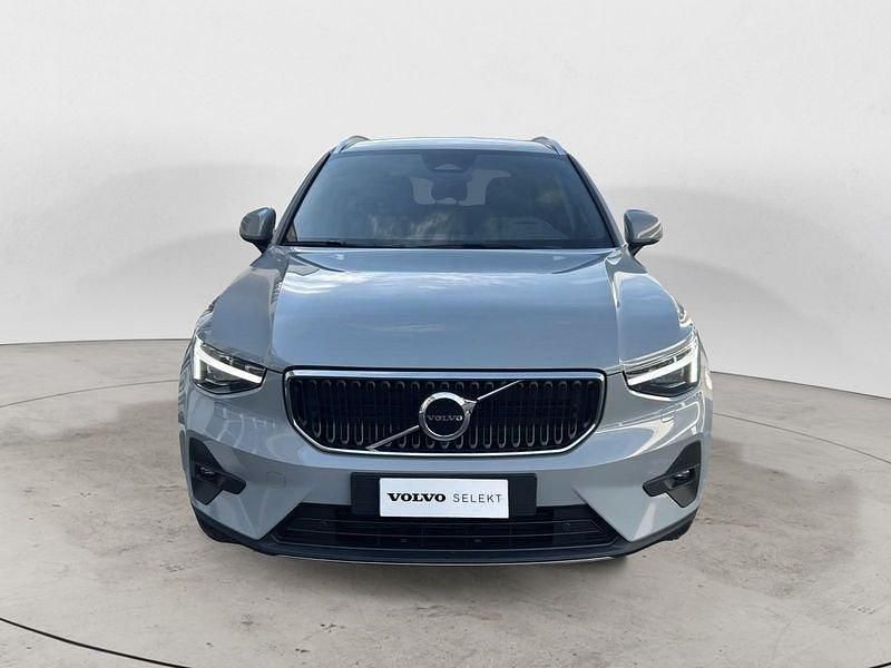 Usata Volvo XC40 Core 163 CV (119 kW) 2025 Grigio SUV