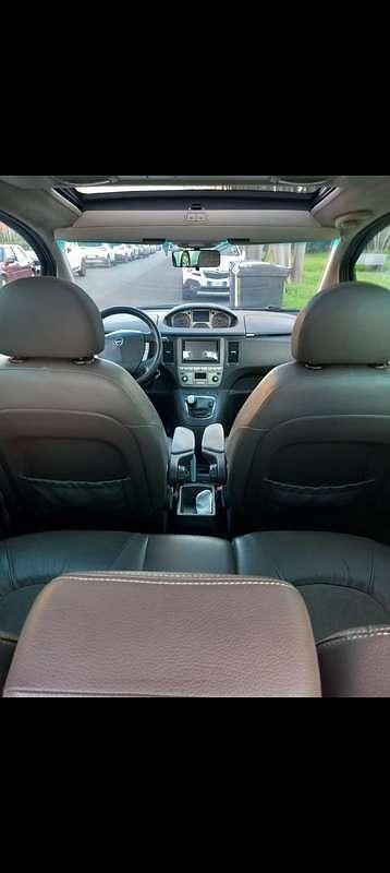 Usata Lancia Musa 90 CV (66 kW) 2010 Marrone Monovolume