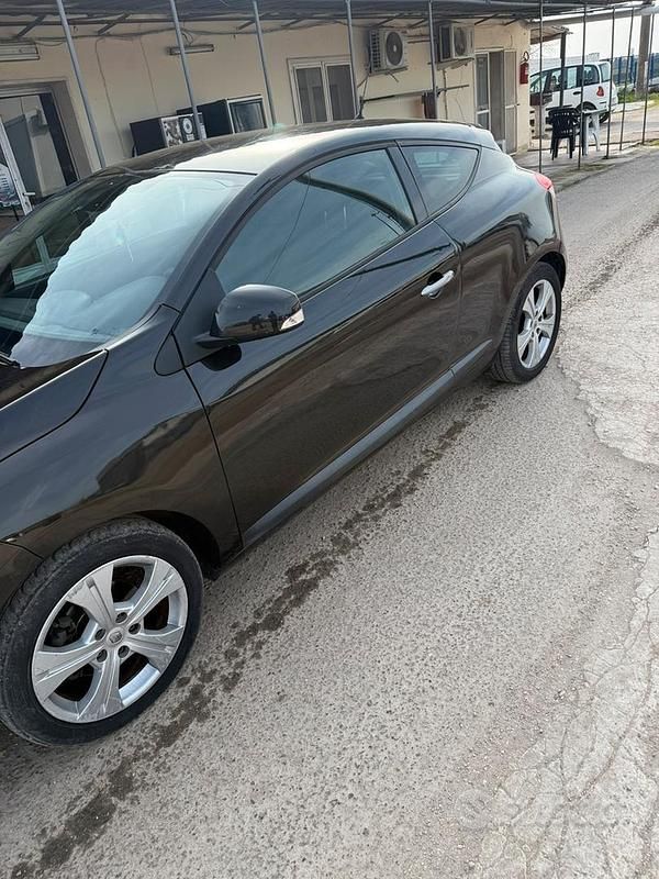 Usata Renault Mégane Coupé 110 CV (80 kW) 2010 Nero Coupé