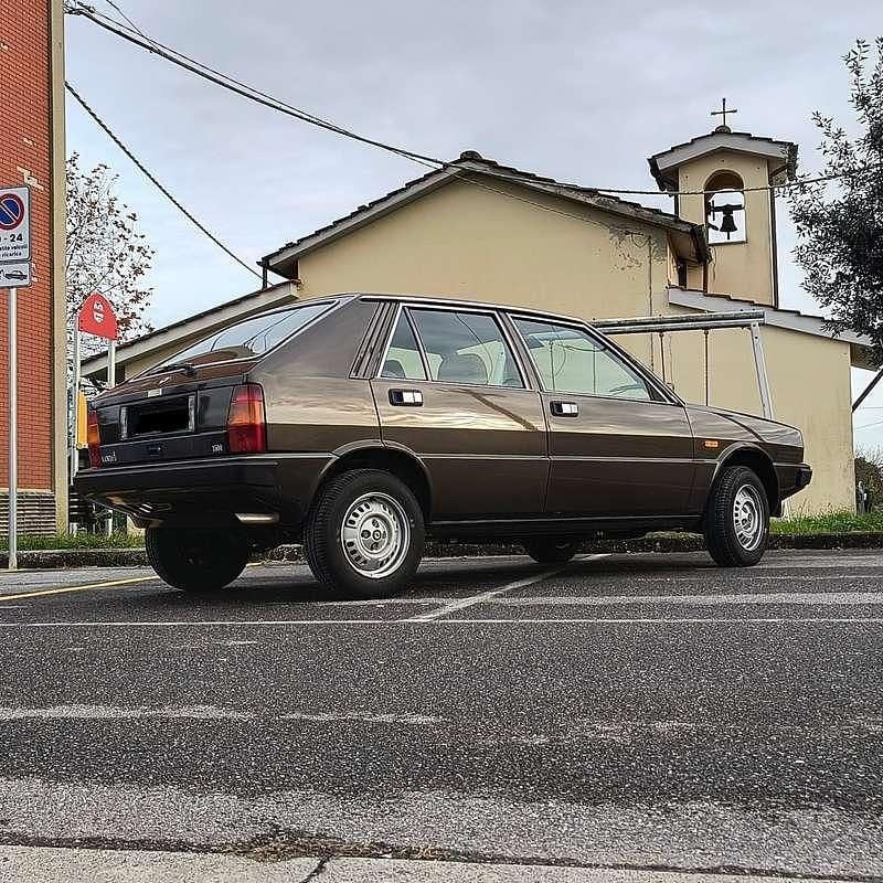 Usata Lancia Delta 84 CV (61 kW) 1980 Utilitaria