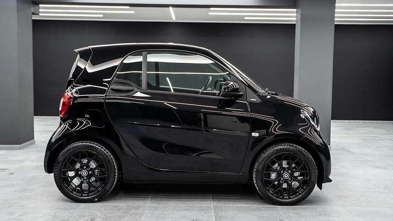 Usata Smart ForTwo Coupé Superpassion 71 CV (52 kW) 2019 Nero metall perlato Utilitaria