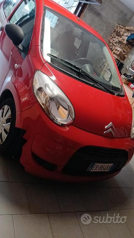 Rosso Usata 2011 Citroën C1 Due volumi | 3500 € (Ottimo prezzo) - Immagine 1/4