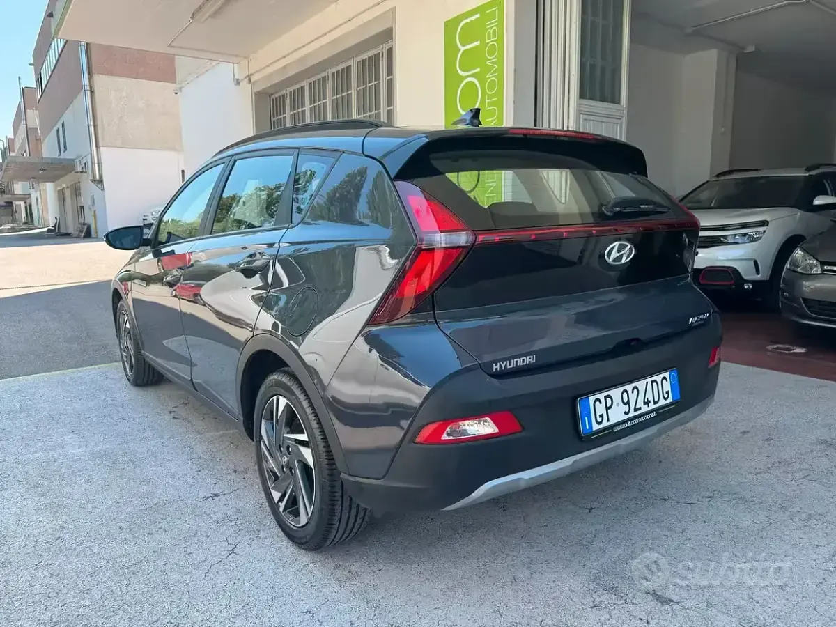 Usata Hyundai Bayon 84 CV (61 kW) 2023 Grigio SUV