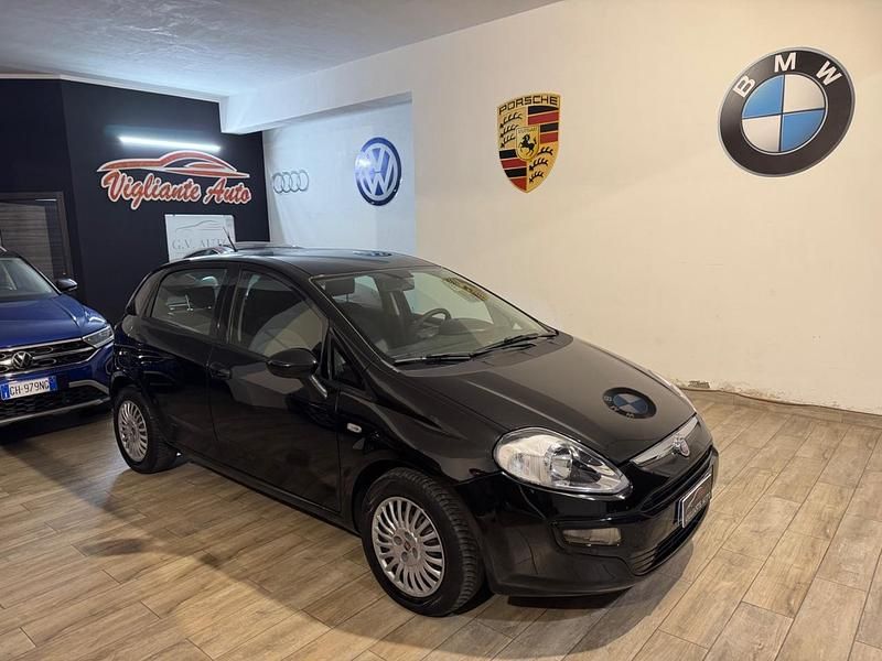 Nero Usata 2011 Fiat Punto Evo Emotion Due volumi | 4500 € (Buon prezzo) - Immagine 1/4