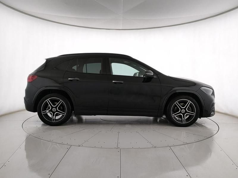 Usata Mercedes GLA200 AMG Line Premium 150 CV (110 kW) 2024 Nero SUV