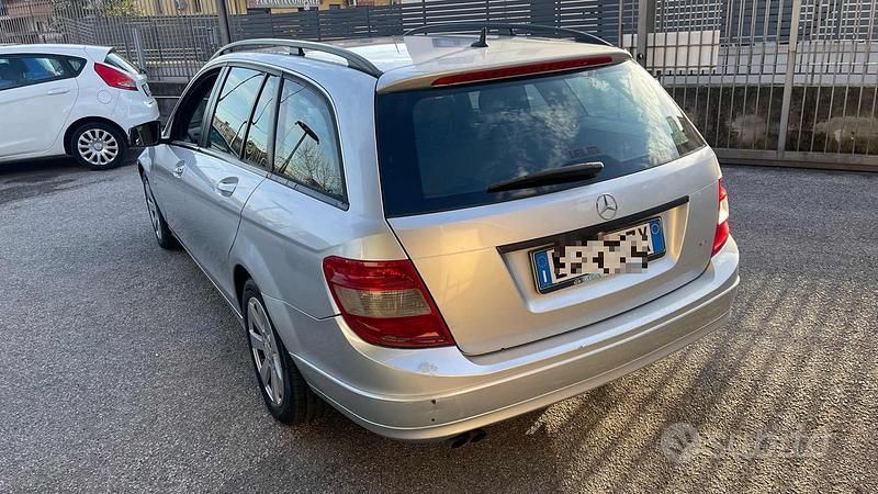 Usata Mercedes C200 Elegance 136 CV (100 kW) 2011 Grigio Station wagon