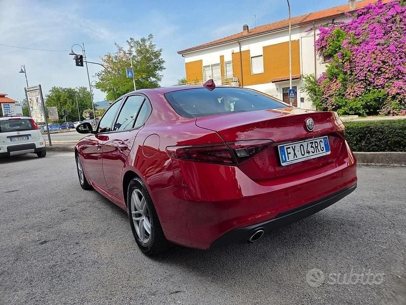 Usata Alfa Romeo Giulia 160 CV (117 kW) 2019 Rosso Berlina
