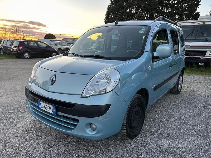 Usata Renault Kangoo 110 CV (80 kW) 2011 Blu Monovolume