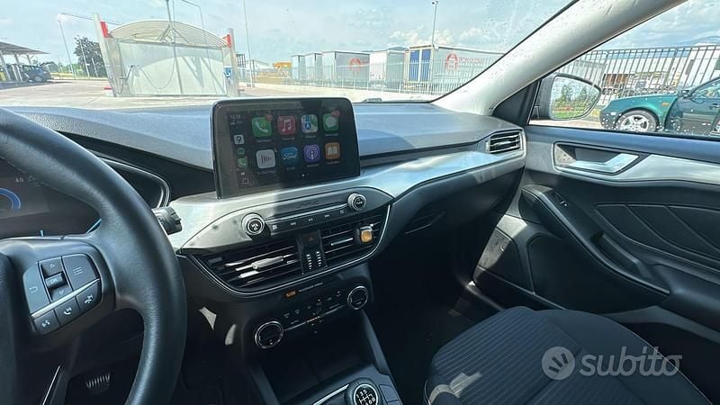 Usata Ford Focus 125 CV (91 kW) 2019 Grigio Utilitaria