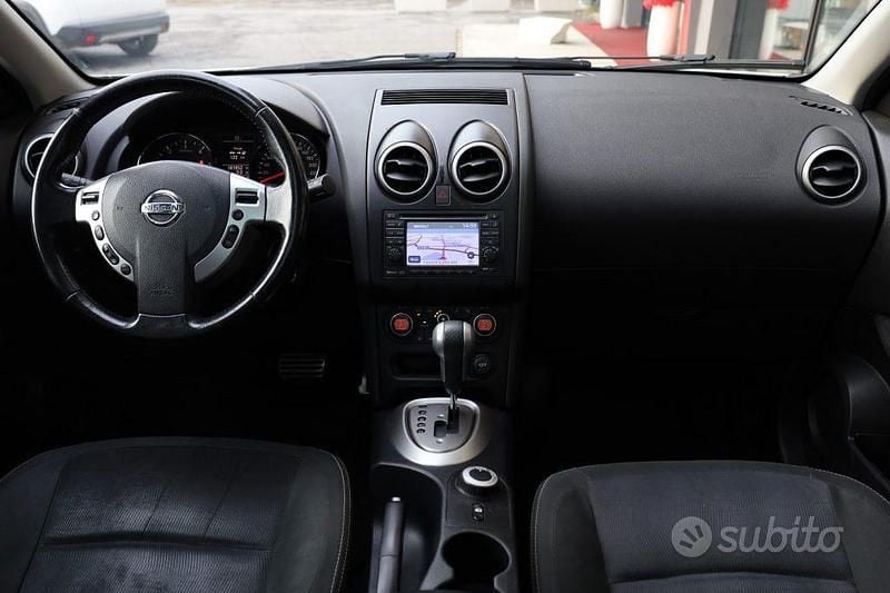 Usado Nissan Qashqai N-TEC 150 HP (110 kW) 2011 Branco SUV