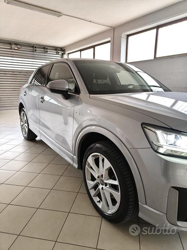 Usata Audi Q2 116 CV (85 kW) 2017 Grigio SUV
