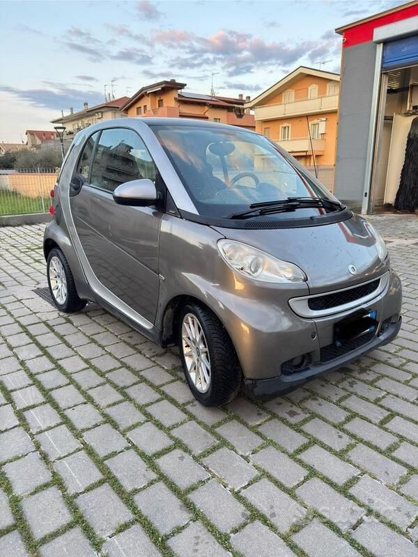 Usata 2010 Smart ForTwo Coupé Due volumi | 5500 € - Immagine 1/4