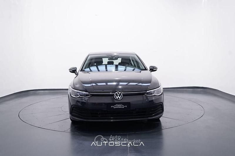 Usata VW Golf VIII Life 116 CV (85 kW) 2022 Gray Berlina