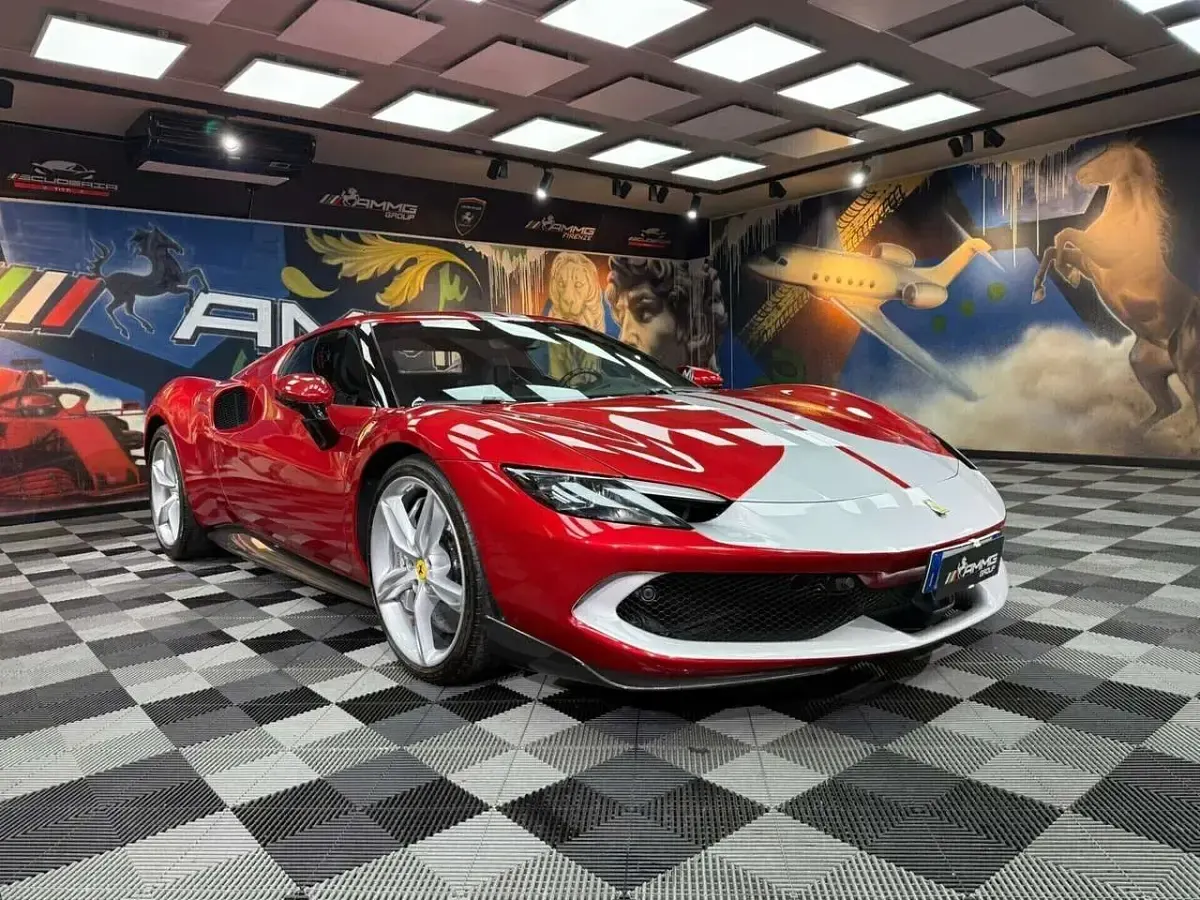 Usata Ferrari 296 663 CV (487 kW) 2023 Rosso Coupé