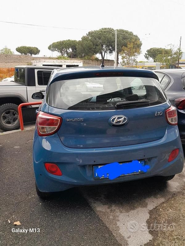Usata Hyundai i10 67 CV (49 kW) 2015 Blu Utilitaria