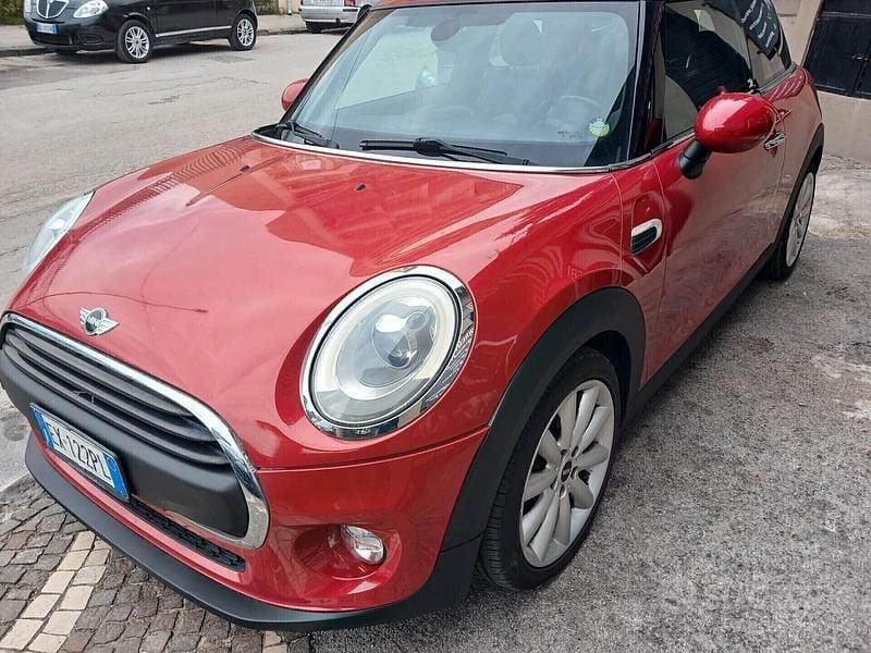 Usata Mini ONE 101 CV (74 kW) 2014 Rosso Utilitaria