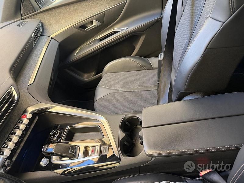 Begagnad Peugeot 5008 131 HK (96 kW) 2020 Vit SUV