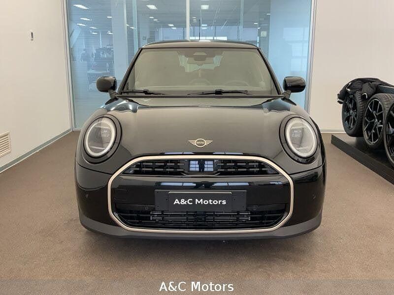 Usata Mini Cooper Favoured 156 CV (114 kW) 2024 Nero Utilitaria