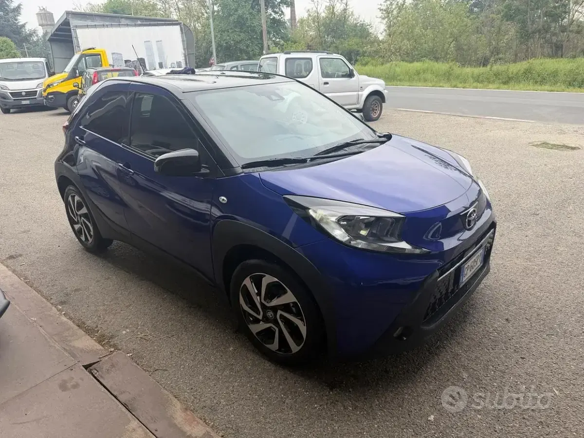 Usata Toyota Aygo X Trend 72 CV (52 kW) 2023 Blu SUV