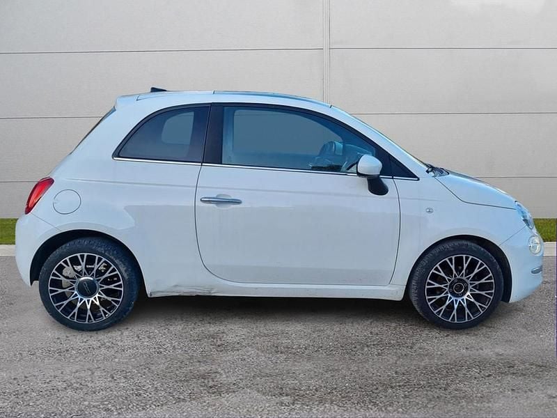 Käytetty Fiat 500 Dolcevita 70 HP (51 kW) 2024 Valkoinen Sedan