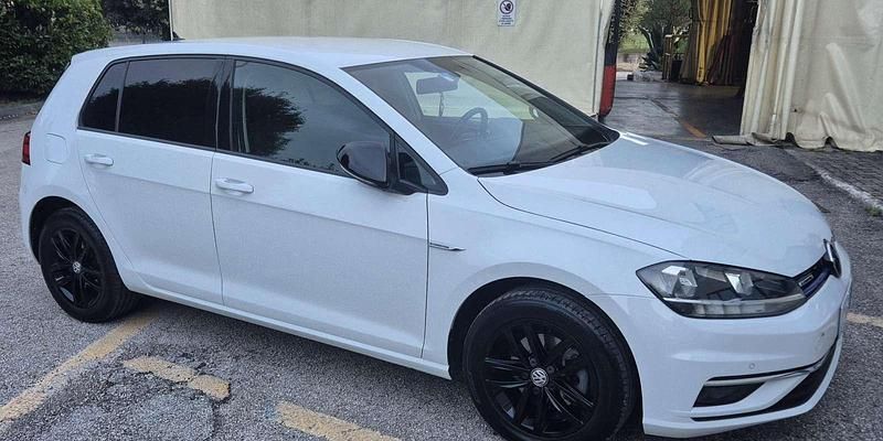 Usata VW Golf VII Business 131 CV (96 kW) 2019 Berlina