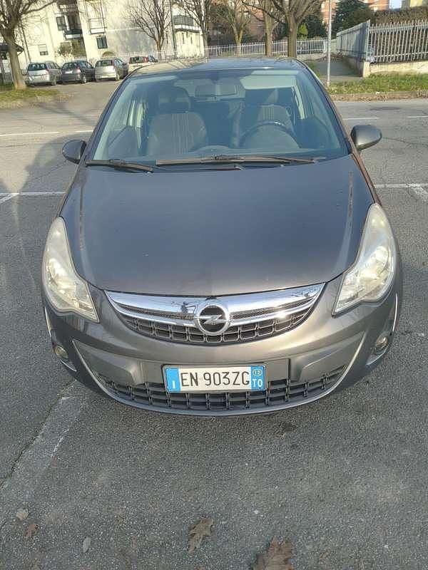 Usata Opel Corsa Edition 86 CV (63 kW) 2012 Bronzo Utilitaria