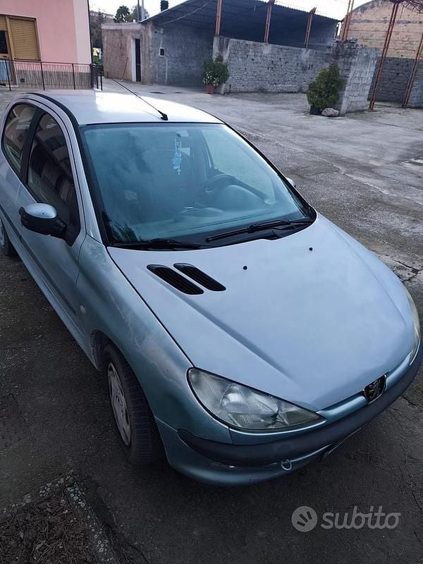 Usata Peugeot 206 90 CV (66 kW) 2000 Blu Utilitaria