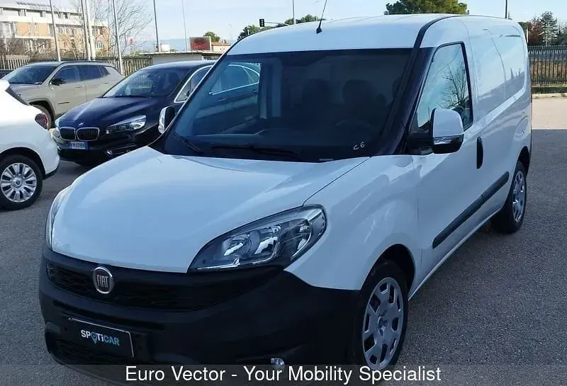 Usata Fiat Doblò 105 CV (77 kW) 2017 Bianco Monovolume