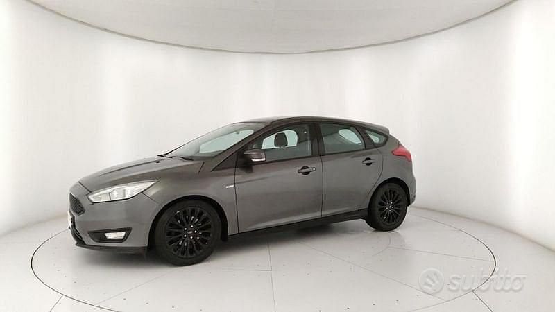 Usata Ford Focus Business Edition 120 CV (88 kW) 2017 Grigio Utilitaria