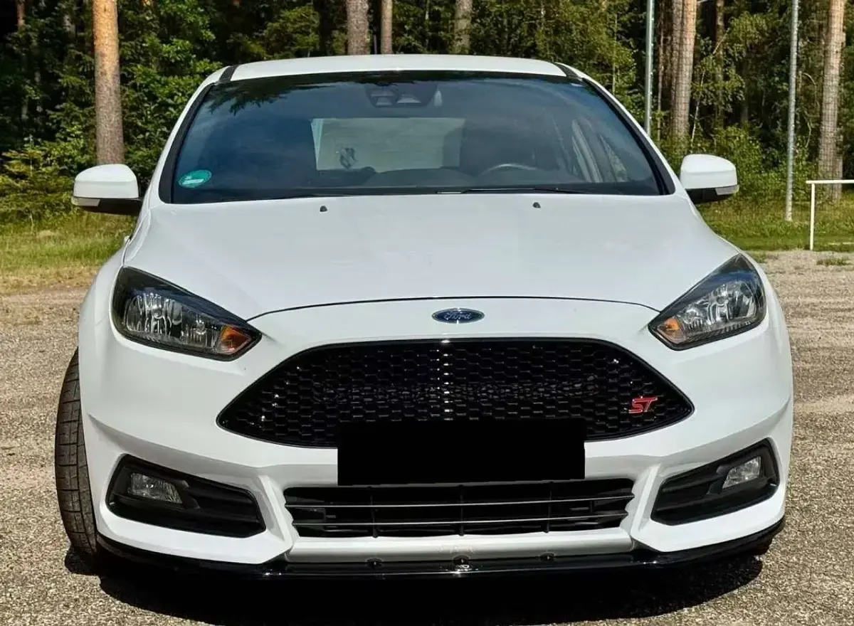 Usata Ford Focus ST 250 CV (183 kW) 2017 Bianco Berlina