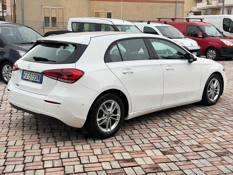 Usata Mercedes A180 Business 116 CV (85 kW) 2019 Bianco Berlina