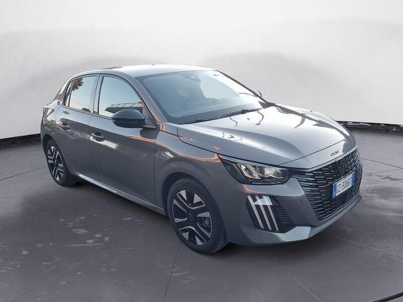 Usata Peugeot 208 Allure 101 CV (74 kW) 2025 Grigio Utilitaria
