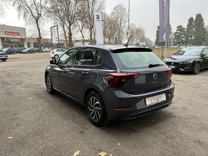 Usata VW Polo Life 95 CV (69 kW) 2023 Grigio Utilitaria