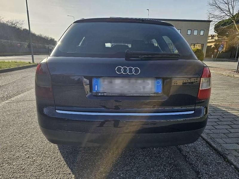 Usata Audi A4 116 CV (85 kW) 2004 Blu/azzurro Station wagon