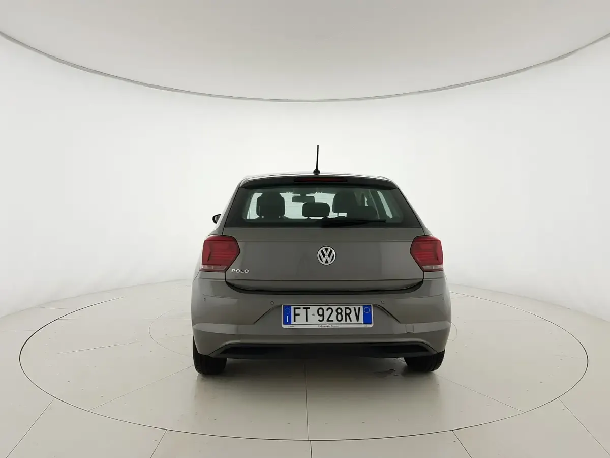 Usata VW Polo Comfortline 80 CV (58 kW) 2019 Limestone grey metallizzato Utilitaria