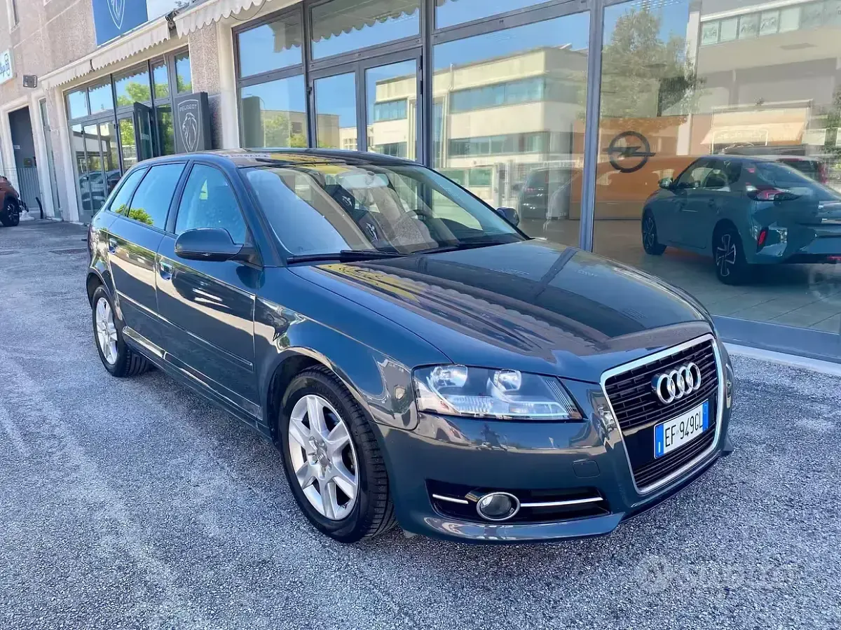 Usata Audi A3 90 CV (66 kW) 2011 Grigio Utilitaria