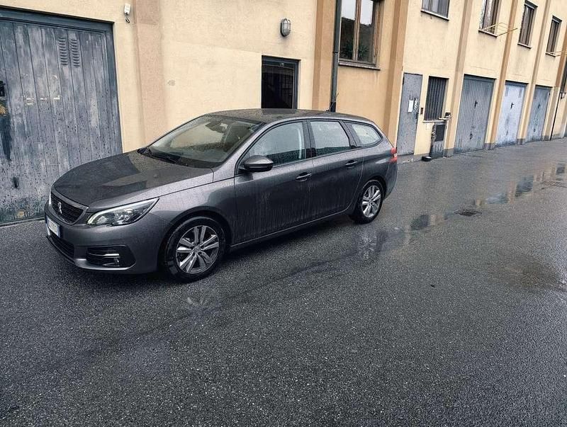 Usata Peugeot 308 SW Allure 131 CV (96 kW) 2022 Station wagon
