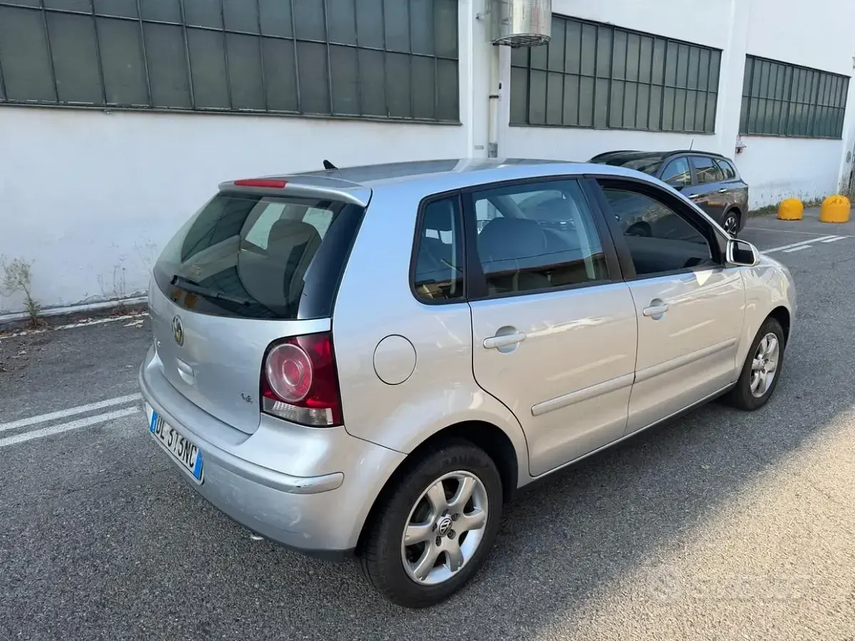 Usata VW Polo Comfortline 80 CV (58 kW) 2007 Grigio Utilitaria