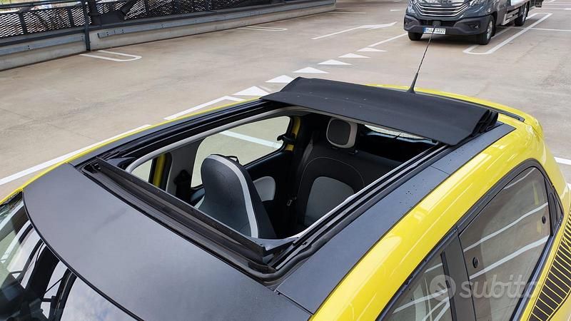 Usata Renault Twingo 90 CV (66 kW) 2015 Giallo Utilitaria